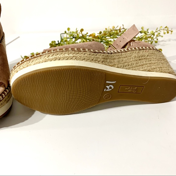 Crown Vintage Blush Scalloped Suede Espadrilles - Picture 5 of 6